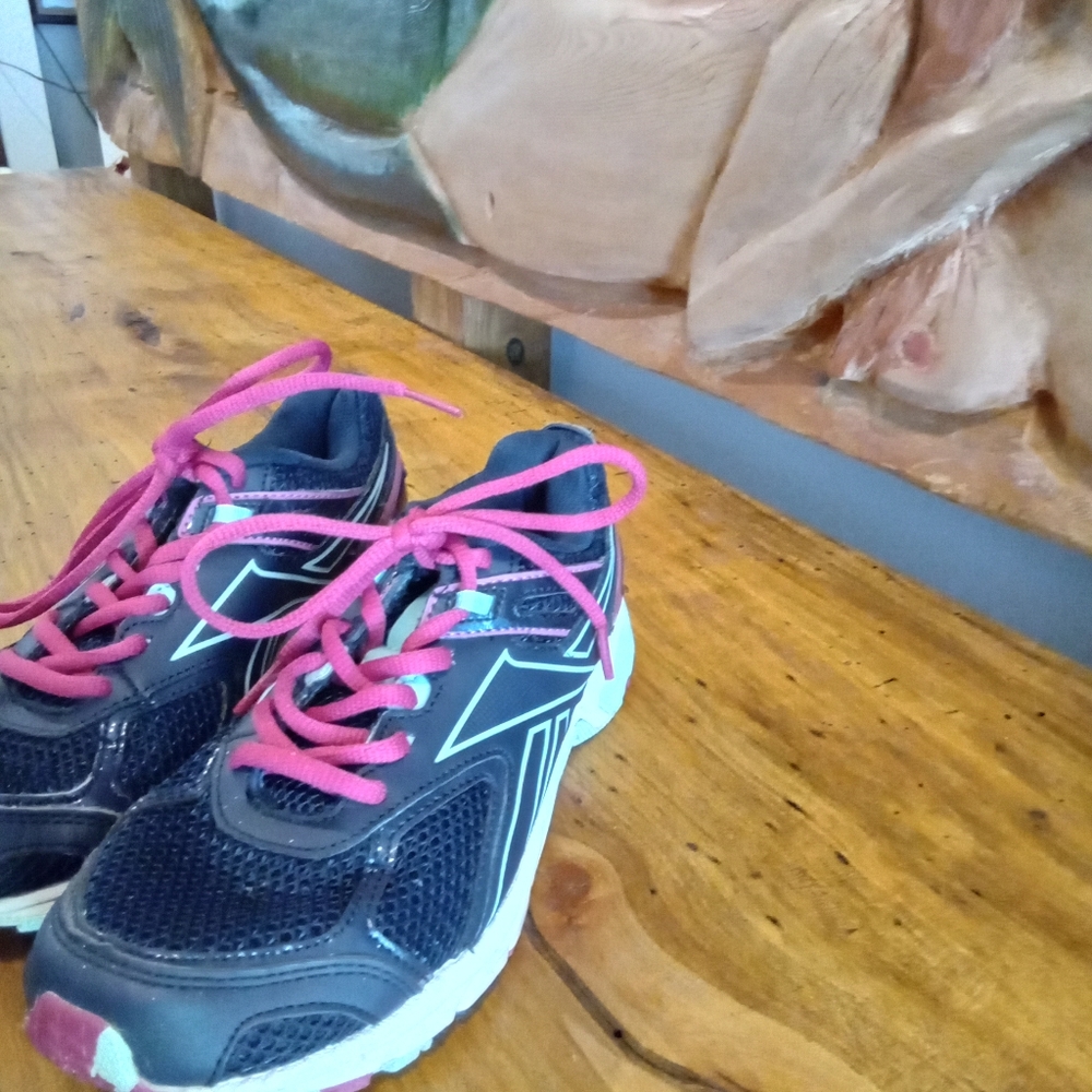 Reebok Quick Chase Size 7 Blue and Pink Running Sneakers - Picture 3 of 15